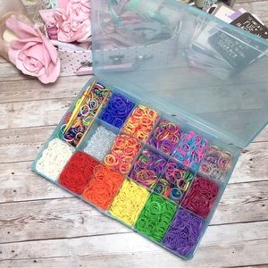 Large Lot of Children’s Assorted Style Loom Bands & Storage Case Jewelry Making